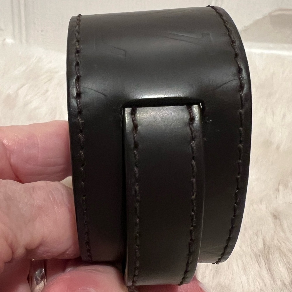 LOUIS VUITTON MONOGRAM GLASE FORCE WRAP LEATHER BRACELET. - Picture 4 of 15